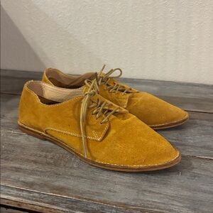 Great condition Kaanas Suede lace up FIANO Oxford flat size 7 women’s Lagenlook